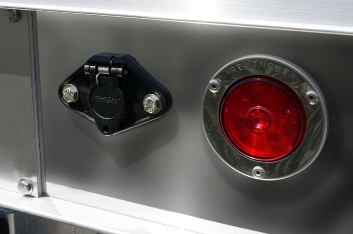 Rear 4-Way Receptacle