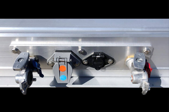 Front Sill 7-Way – 4-Way w/Shut-Off Glad Hands for Double Air & Electric
