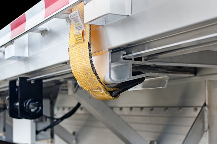 Winch – Winch Strap Retainer (Optional)